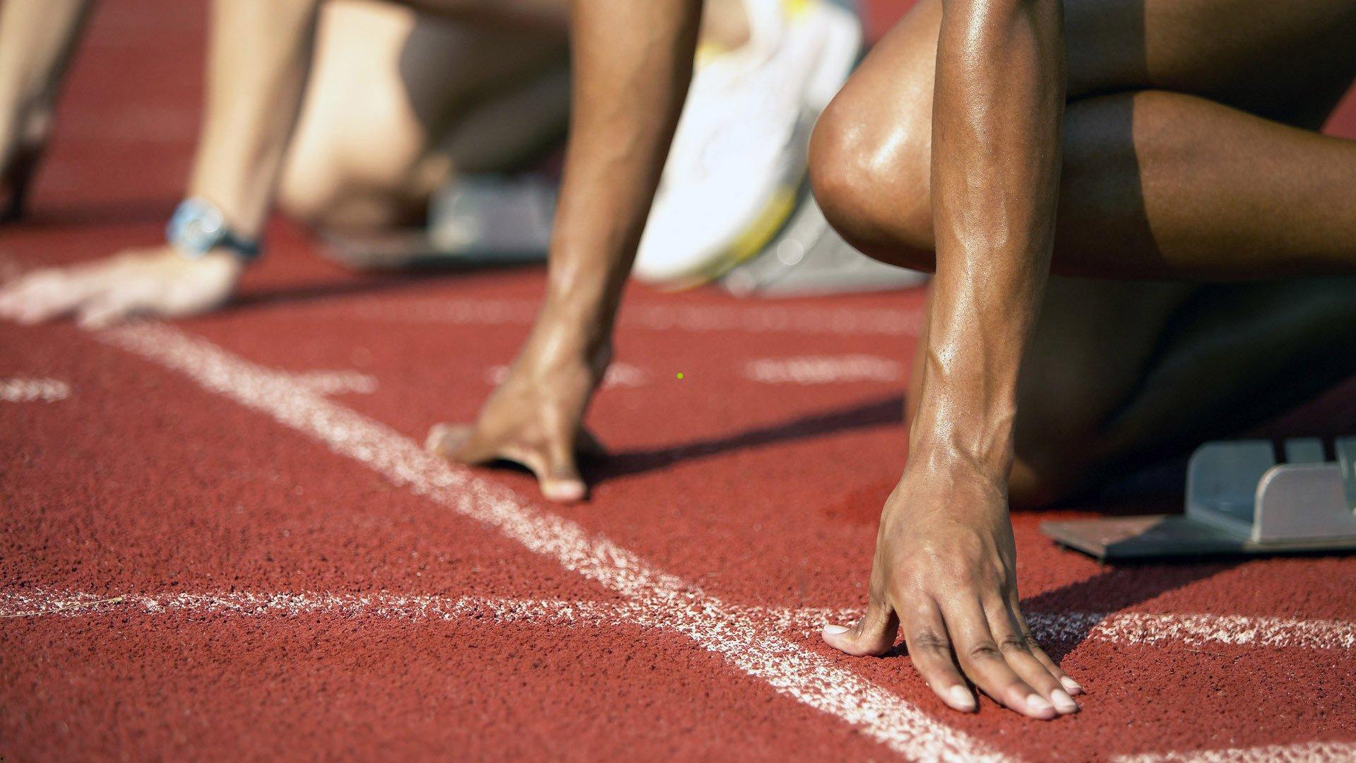 梅西上半场争议瞬间，与对手口角升级为肢体接触，阿根廷巨星面临纪律审查